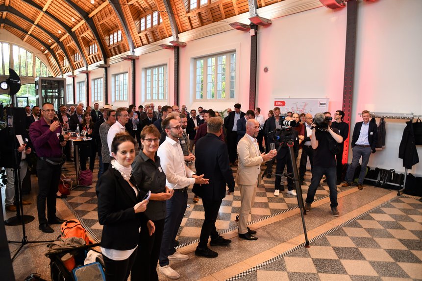 Publikum Netzwertreffen am „Tag der Schiene“ im Kaiserbahnhof Potsdam