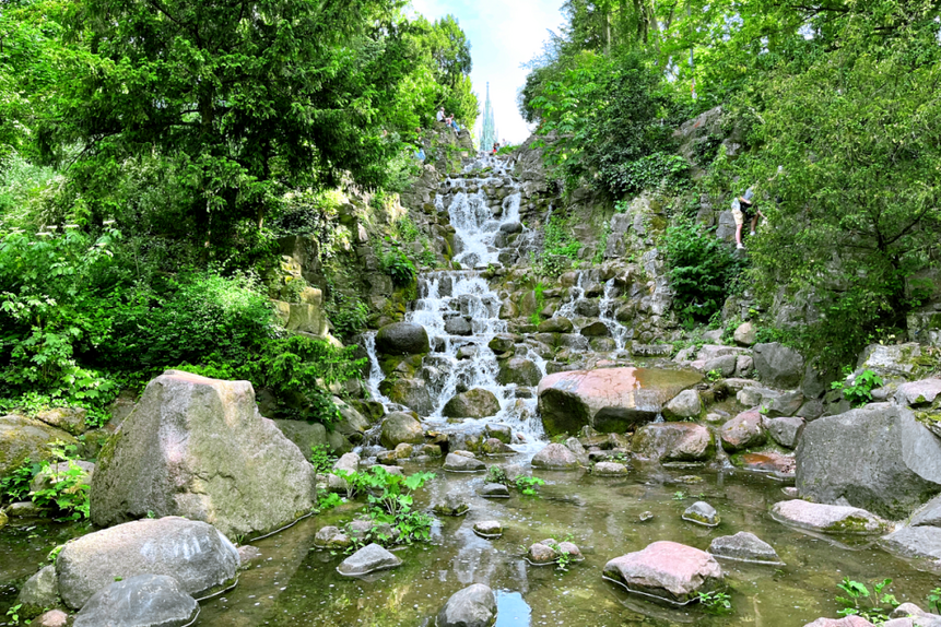Wasserfall in Berlin-Kreuzberg Das Foto zeigt einen Wasserfall in Berlin-Kreuzberg