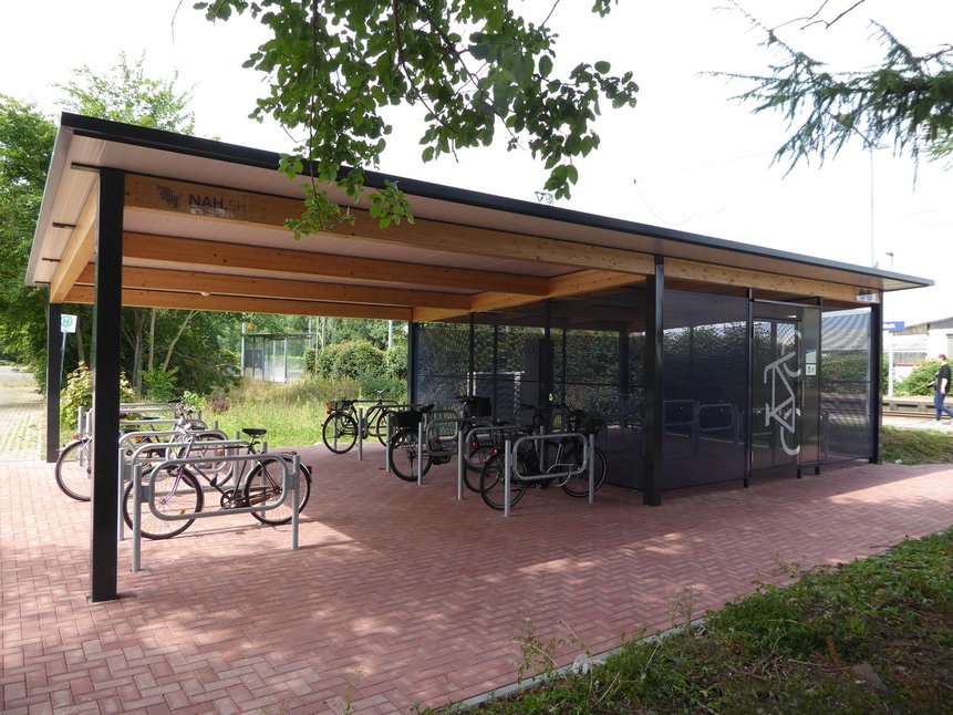 Fahrradabstellanlage mit Sammelschließanlage in Jübek (Schleswig-Holstein).