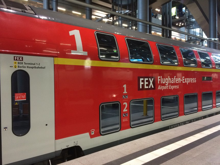 VBB FEX Flughafen-Express 1.Klasse Außenansicht