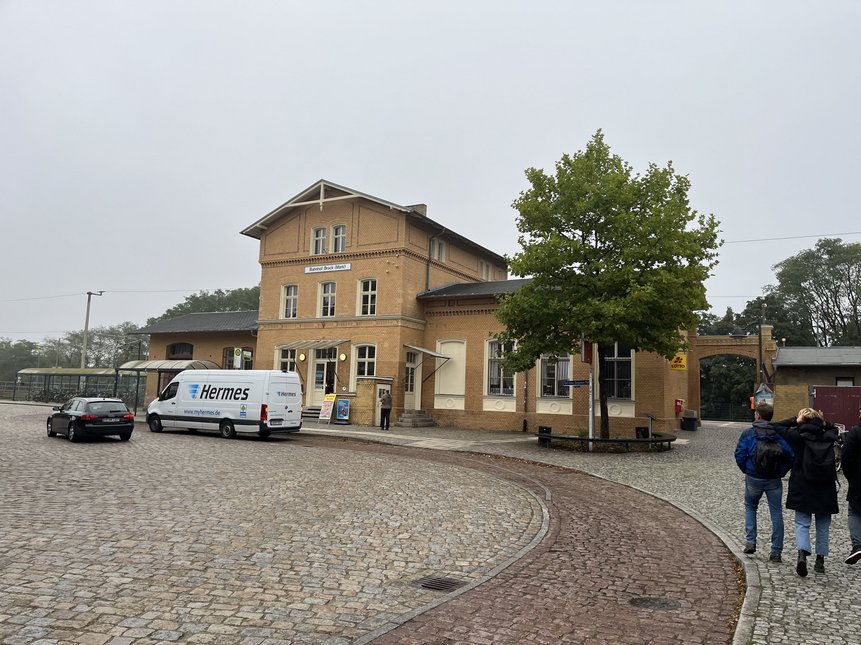 Empfangsgebäude Brück