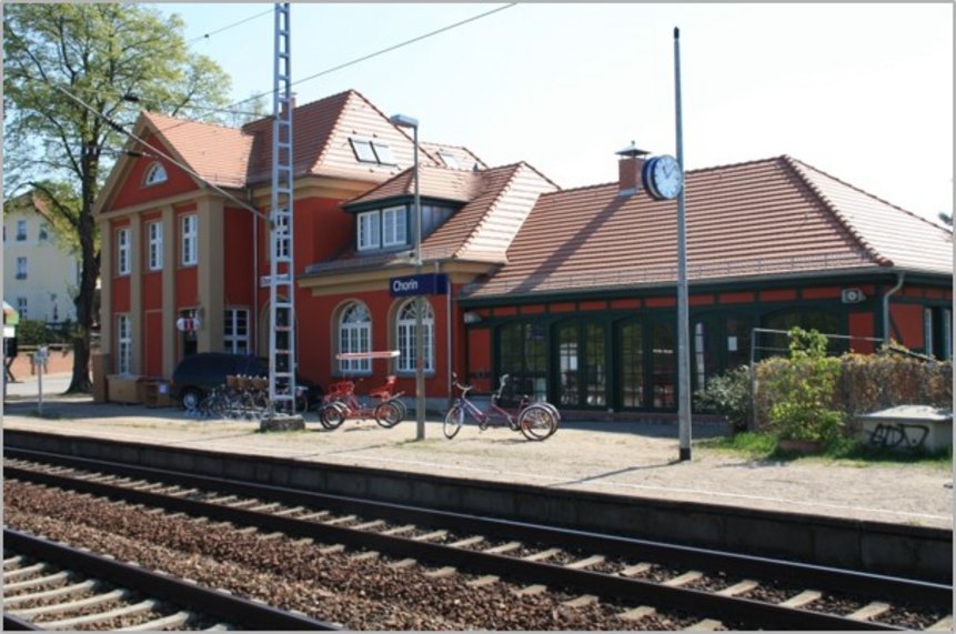 Das Bahnhofsgebäude Chorin nach der Sanierung.