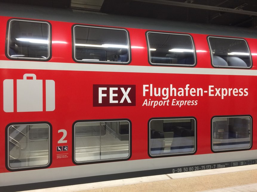 VBB FEX Flughafen-Express Gepäckwagen Außenansicht