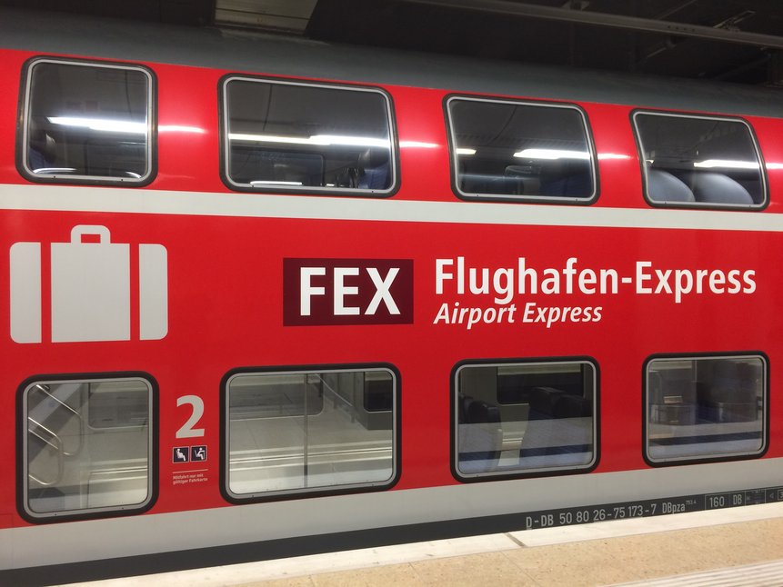 VBB FEX Flughafen-Express Gepäckwagen Außenansicht