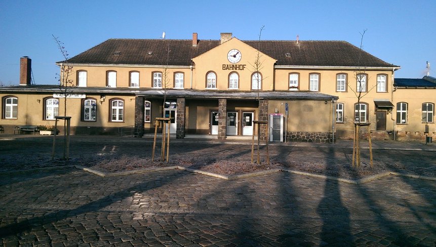 Empfangsgebäude Fürstenberg vor der Sanierung.
