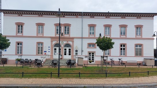 Empfangsgebäude Bad Wilsnack - sanierte Vorderansicht