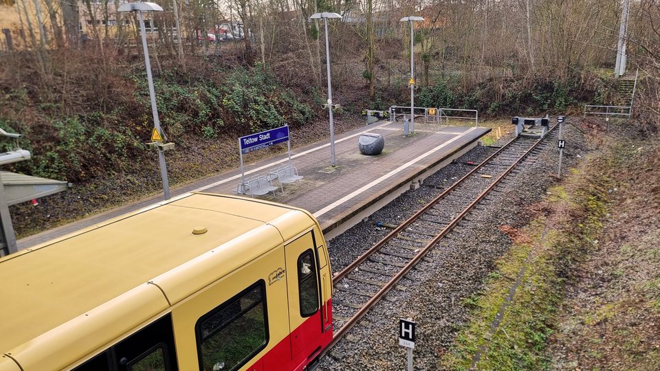 S-Bahnsteig am Bahnhof Teltow-Stadt - zukünftiger Anschluss zur Verbindung nach Stahnsdorf.