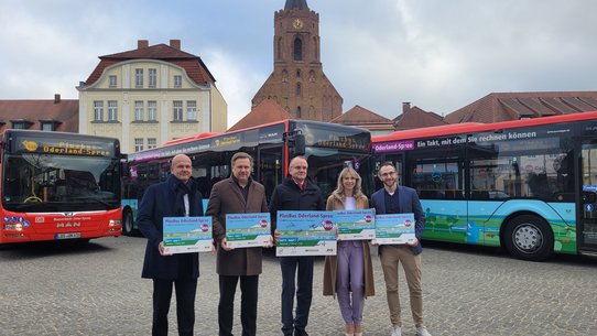 Eröffnung der PlusBus-Linie 440 "Oderland-Spree"