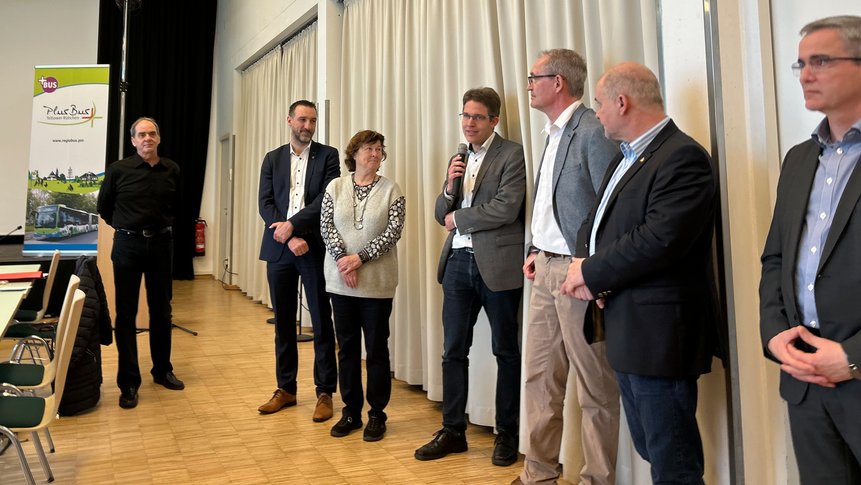 Podiumsrunde der Akteure  zum Presseevent "Vorstellung zwei neuer PlusBus-Linien 621 und 600" 